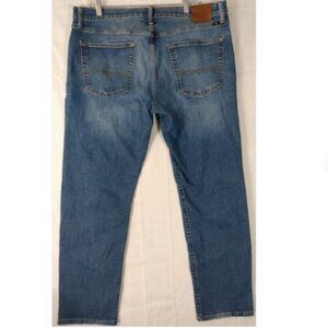 Lucky Brand Jeans Mens 38x32 221 Original Straight Leg Blue Denim Stretch